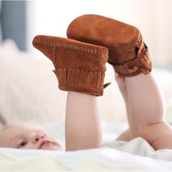 Minnetonka Genuine Suede Leather Baby Moccasins - Picture 4 of 11